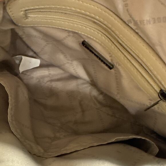 Steve Madden Dome Crossover Purse/ Bag Zip Up Olive Green Color. Good Condition! - Picture 7 of 16
